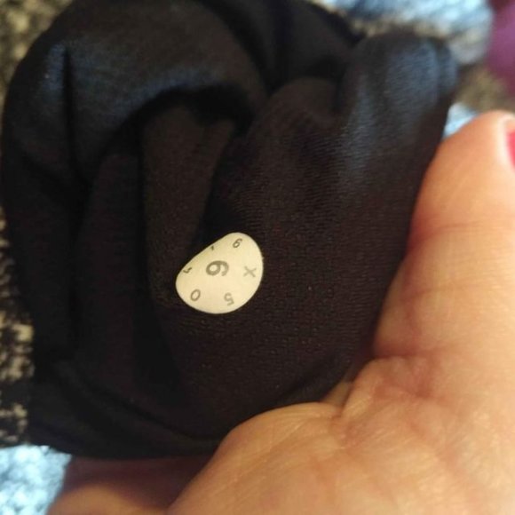 Lulu Leggings - Picture 2 of 2